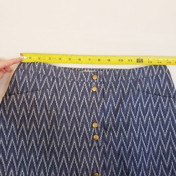 Romeo & Juliet Couture Blue Chevron Chambray Skirt Size Small - Picture 5 of 9